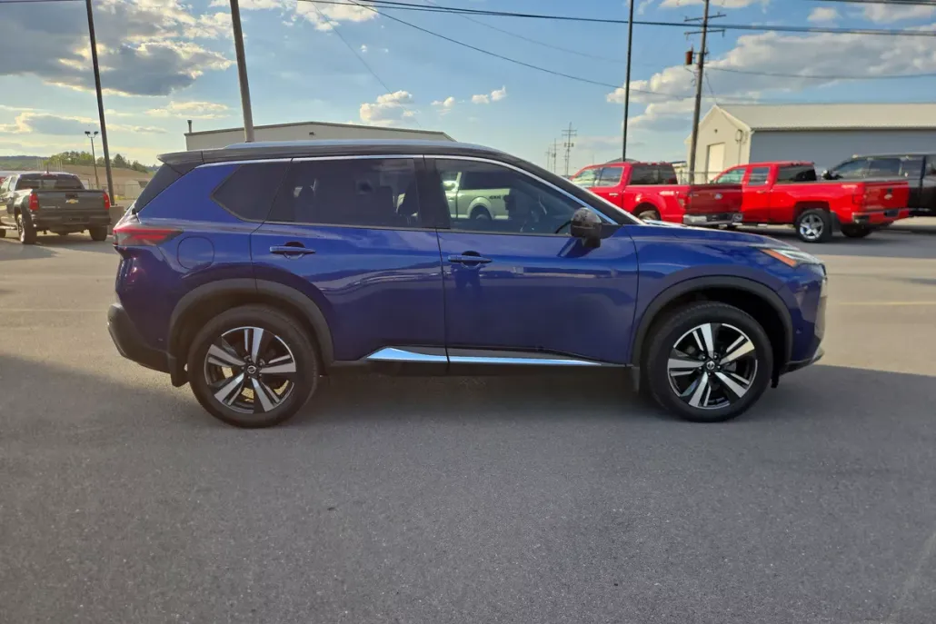 2021 Nissan Rogue Platinum photo 1