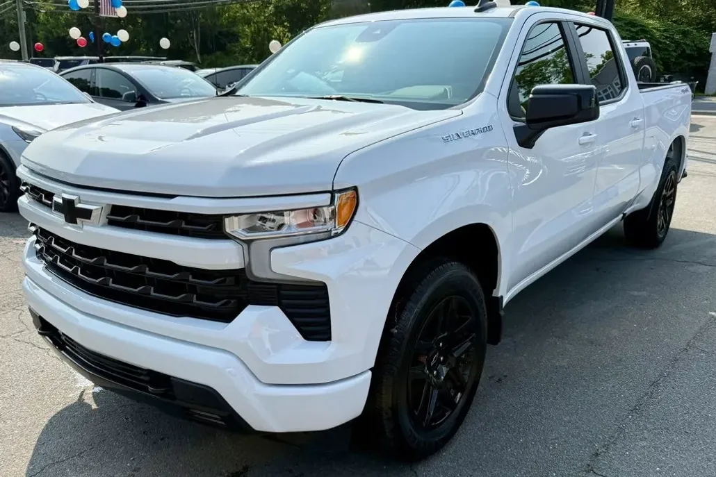 2024 Chevrolet Silverado 1500 RST photo 1
