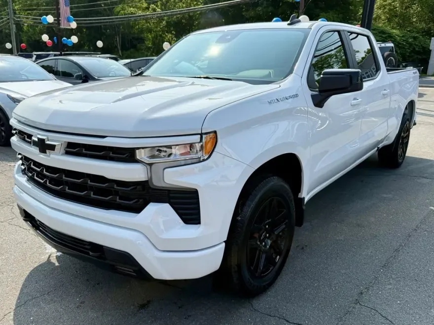 2024 Chevrolet Silverado 1500 RST photo 1