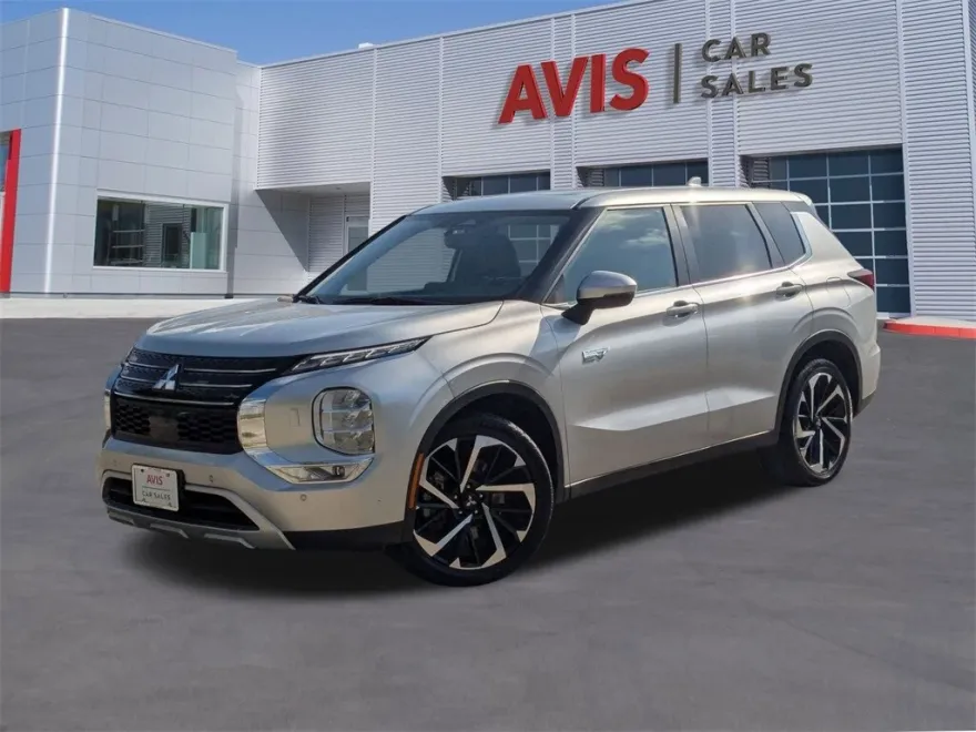 2023 Mitsubishi Outlander PHEV SE photo 1