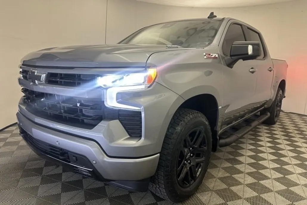 2025 Chevrolet Silverado 1500 RST photo 1