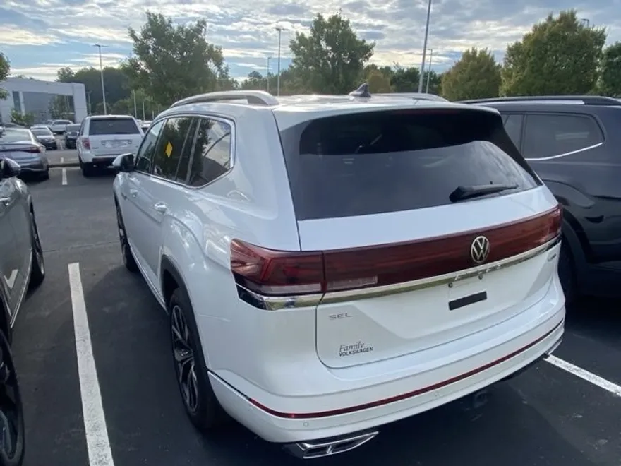 2025 Volkswagen Atlas SEL Premium R-Line photo 1