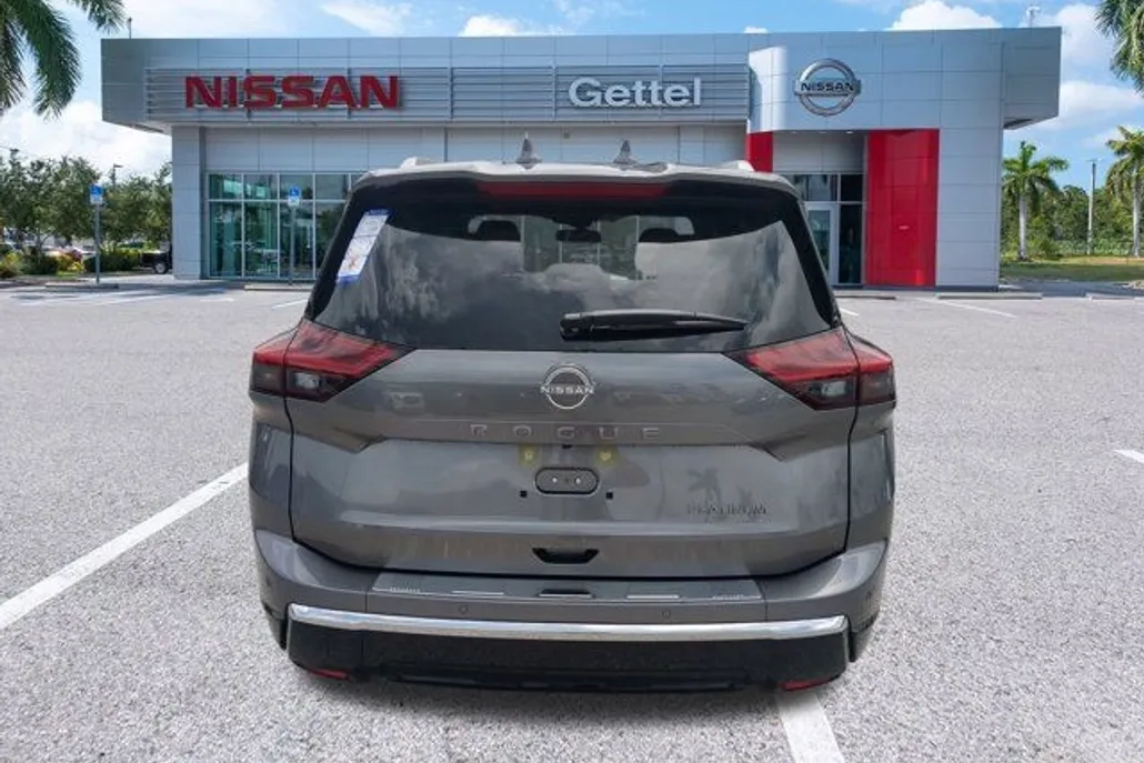 2025 Nissan Rogue Platinum photo 1