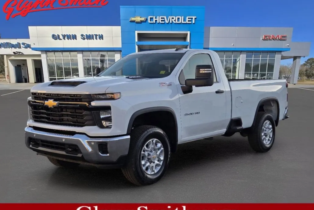 2025 Chevrolet Silverado 3500HD photo 1