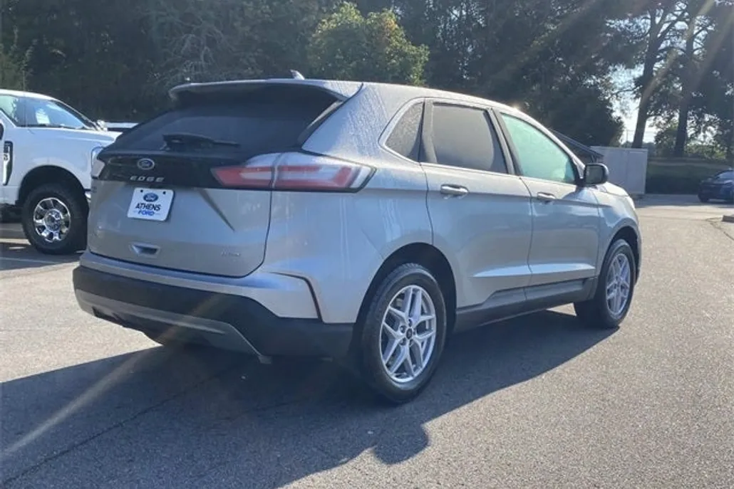2024 Ford Edge SEL photo 1
