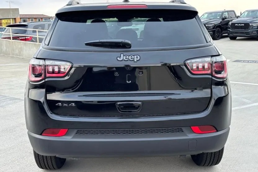 2026 Jeep Compass Latitude Altitude photo 1