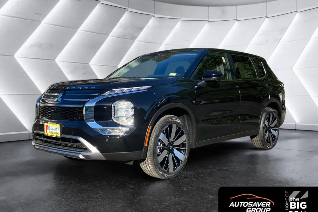 2025 Mitsubishi Outlander SE photo 1