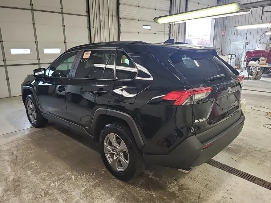 2024 Toyota RAV4 Hybrid XLE photo 1