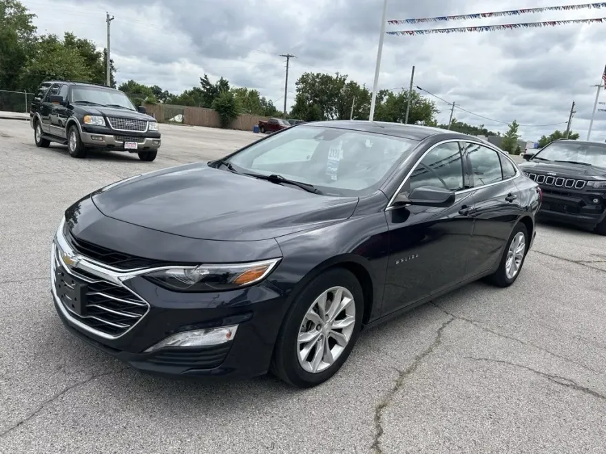 2023 Chevrolet Malibu 1LT photo 1