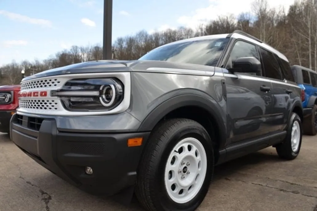 2025 Ford Bronco Sport Heritage photo 1