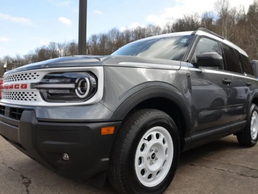 2025 Ford Bronco Sport Heritage photo 1