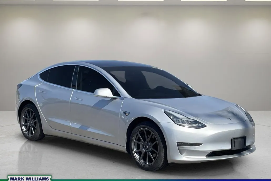 2018 Tesla Model 3 Long Range photo 1