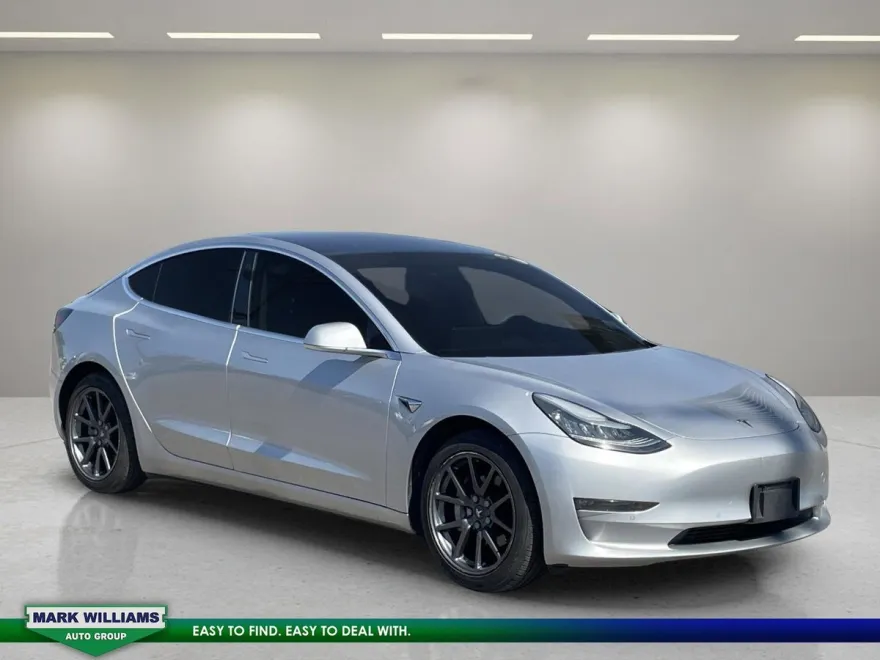 2018 Tesla Model 3 Long Range photo 1