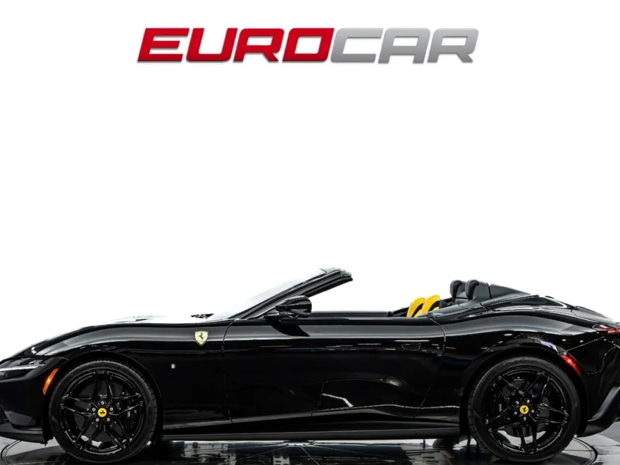 2025 Ferrari Roma Base photo 1