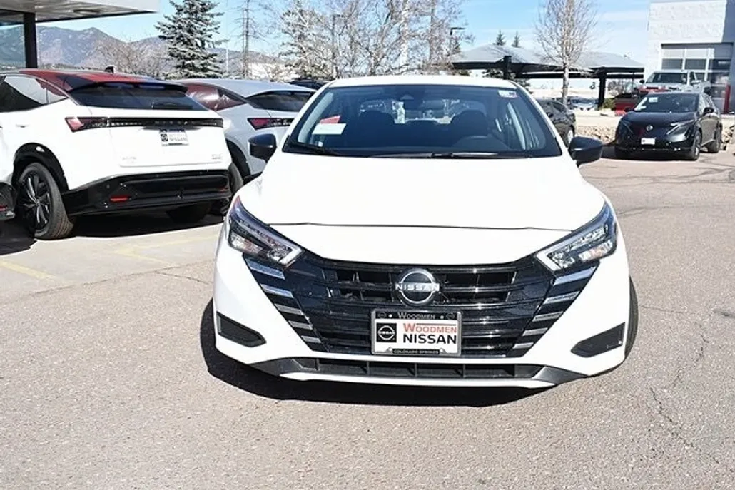 2025 Nissan Versa 1.6 S photo 1