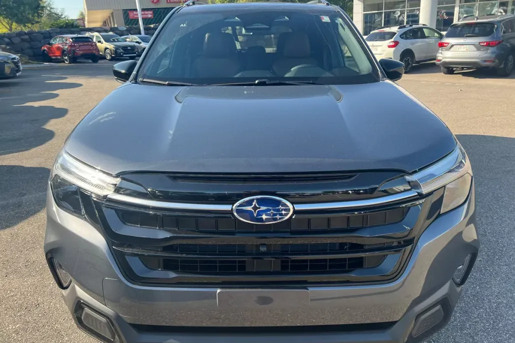 2025 Subaru Forester Touring photo 1