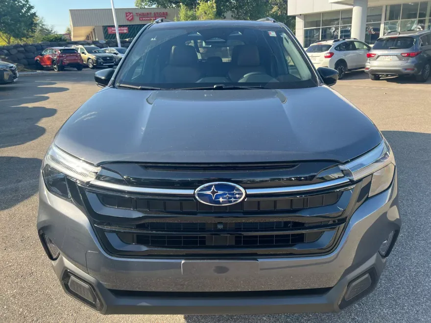 2025 Subaru Forester Touring photo 1