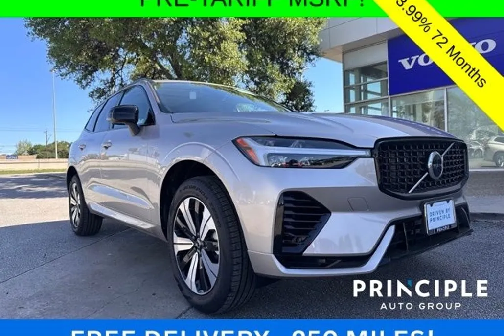 2025 Volvo XC60 Core T8 photo 1