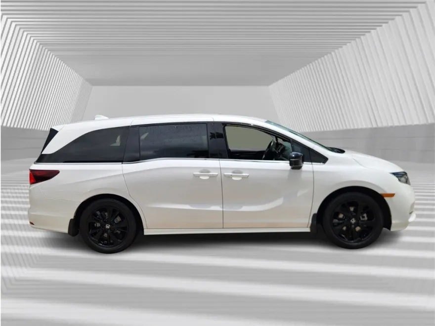 2024 Honda Odyssey Sport photo 1