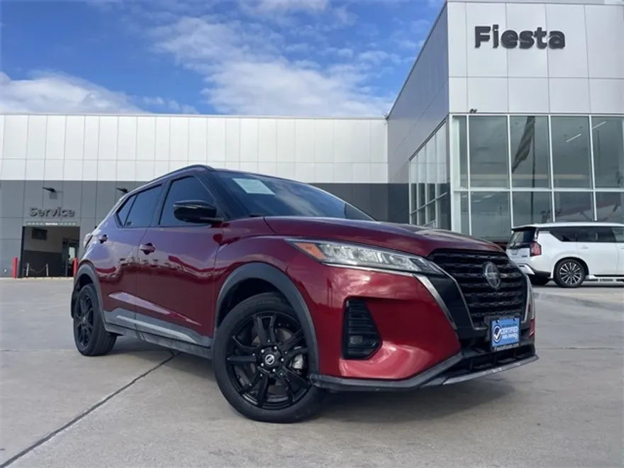 2021 Nissan Kicks SR photo 1