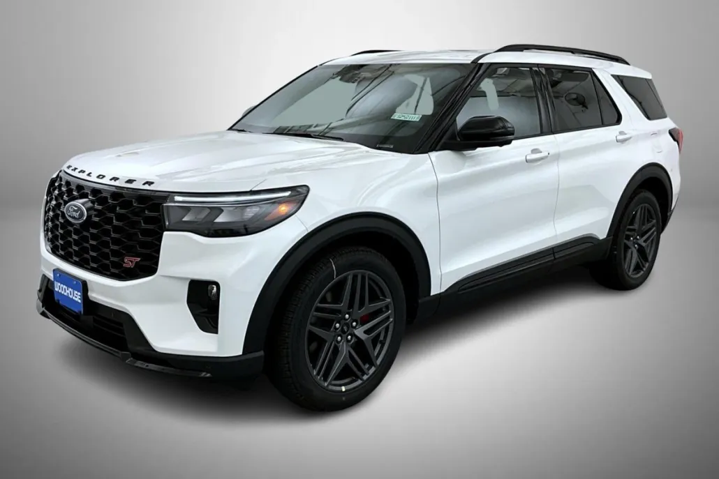 2025 Ford Explorer ST Sport photo 1