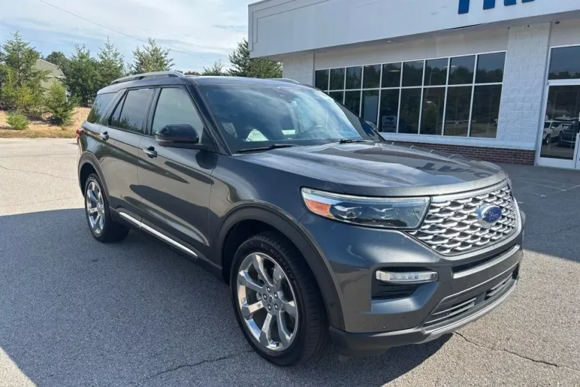 2020 Ford Explorer Platinum photo 1