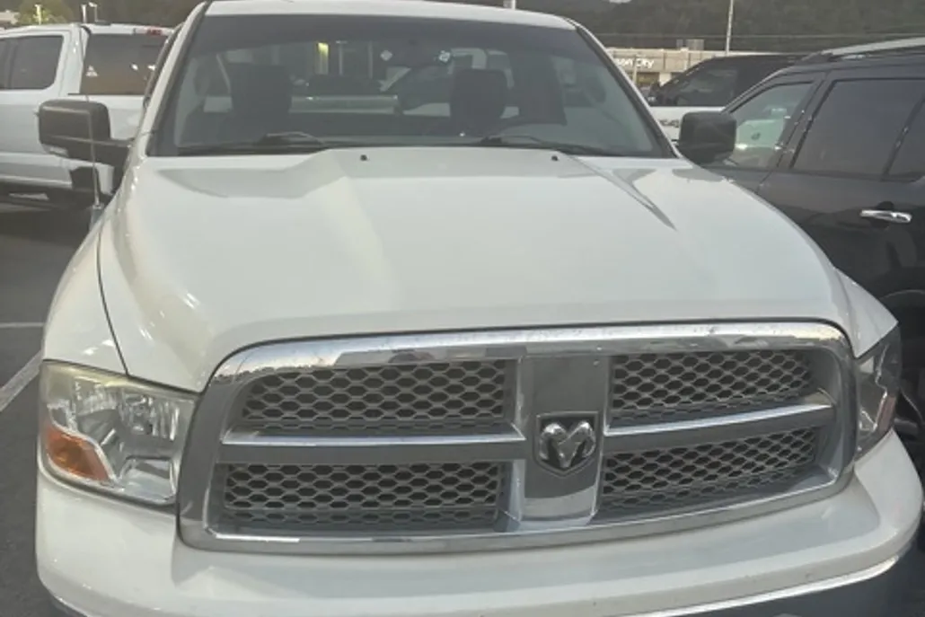 2009 Dodge Ram SLT photo 1