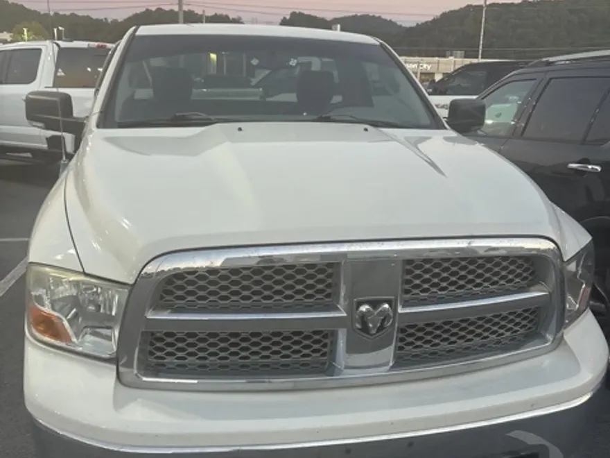 2009 Dodge Ram SLT photo 1