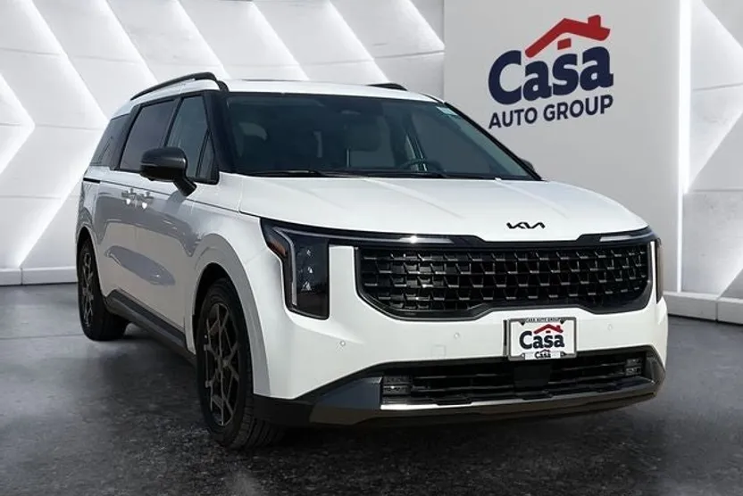 2026 Kia Carnival SX photo 1