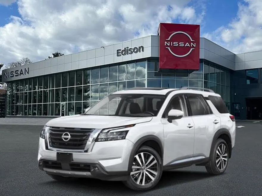 2025 Nissan Pathfinder Platinum photo 1