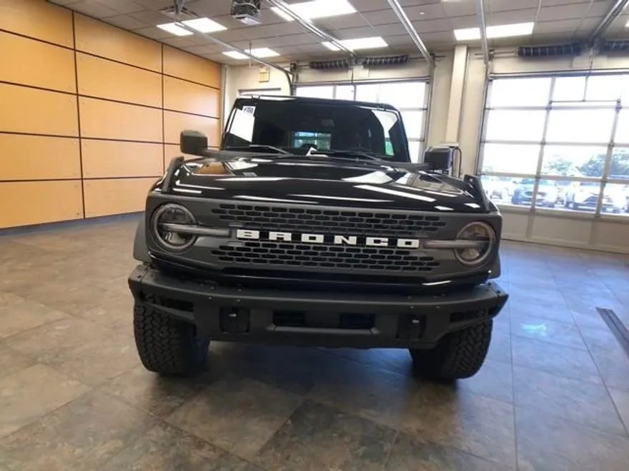 2025 Ford Bronco Badlands photo 1