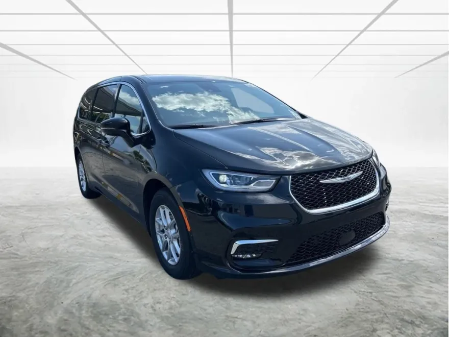 2025 Chrysler Pacifica photo 1