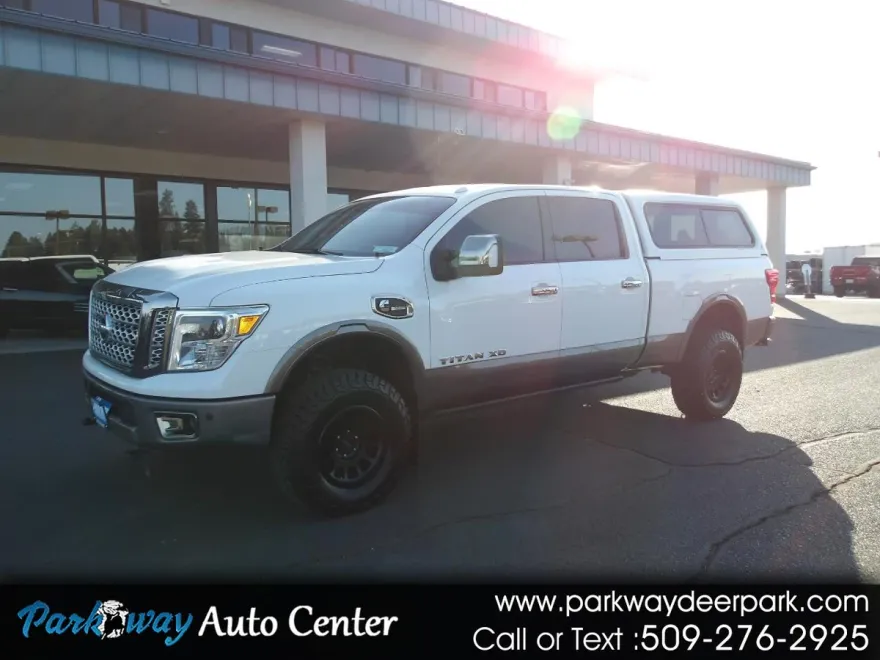 2018 Nissan Titan Platinum Reserve photo 1