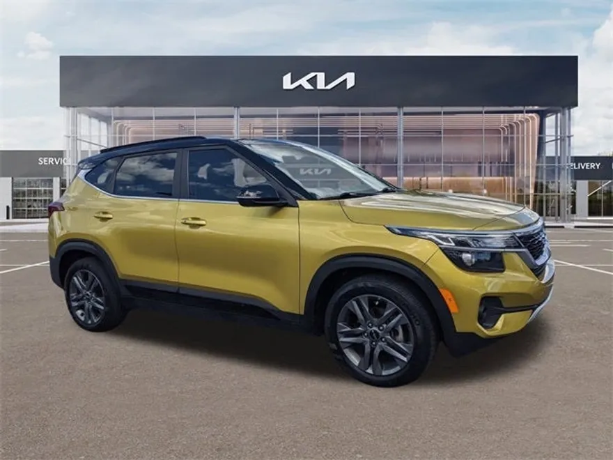 2023 Kia Seltos S photo 1