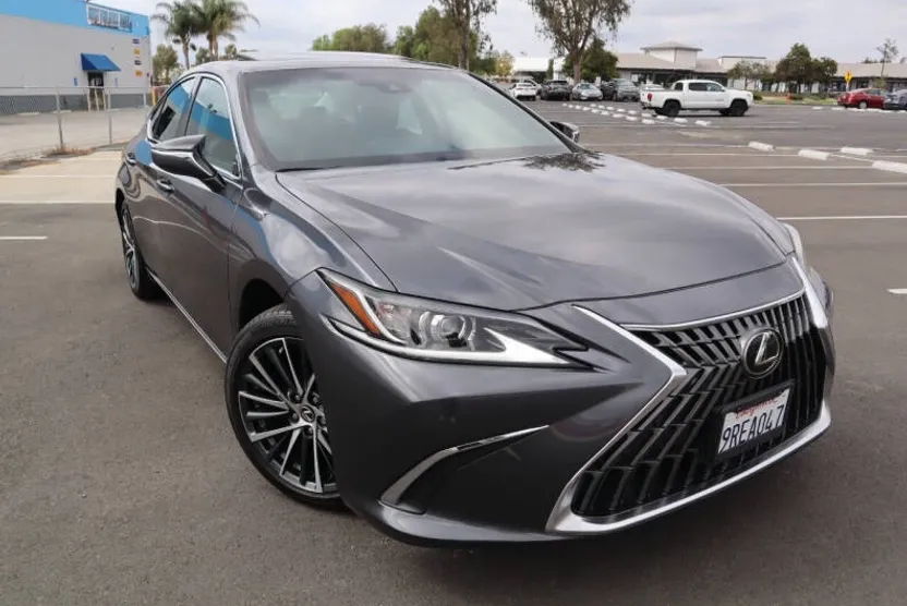 2022 Lexus ES 350 photo 1