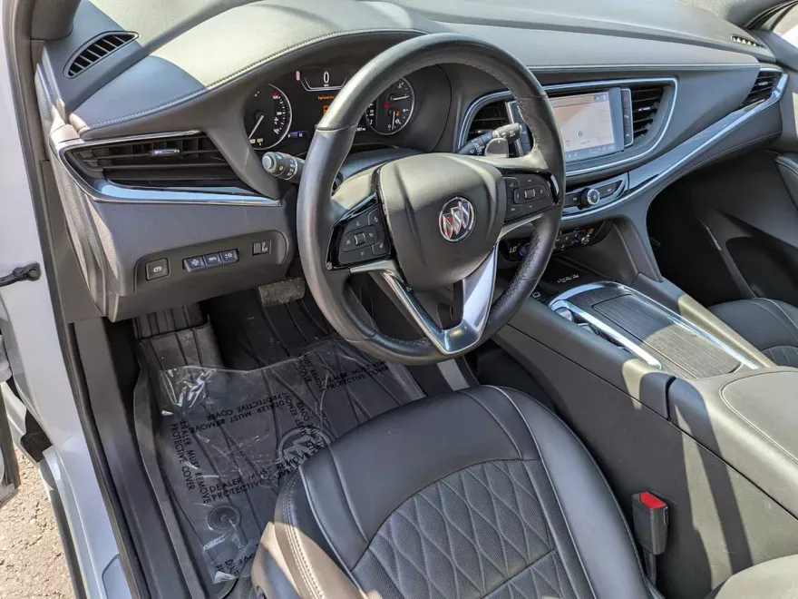 2023 Buick Enclave Avenir photo 1