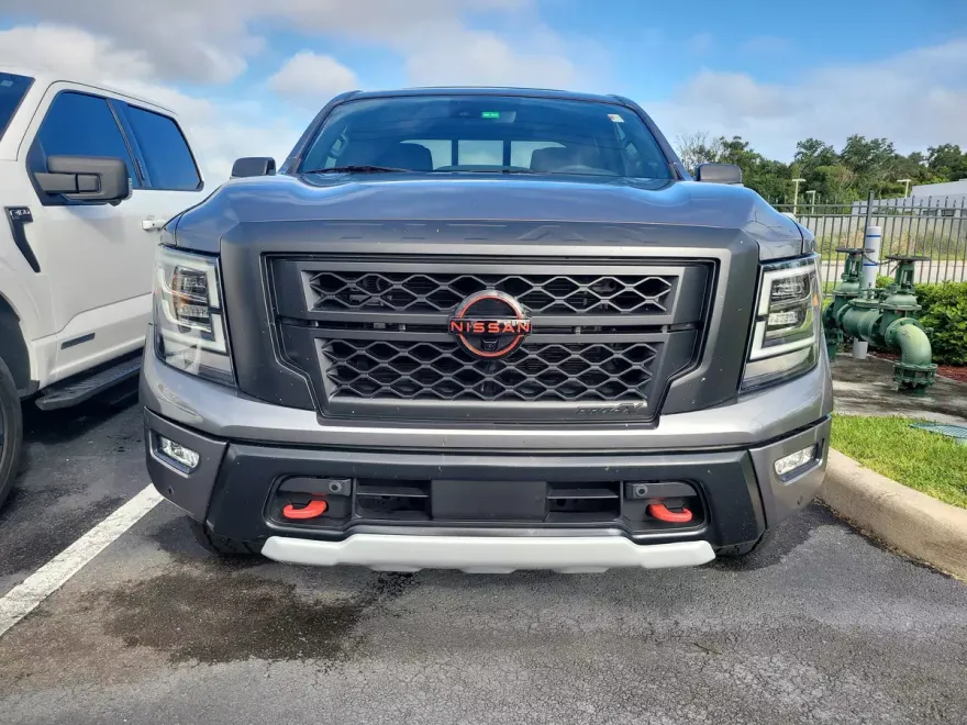 2023 Nissan Titan PRO-4X photo 1