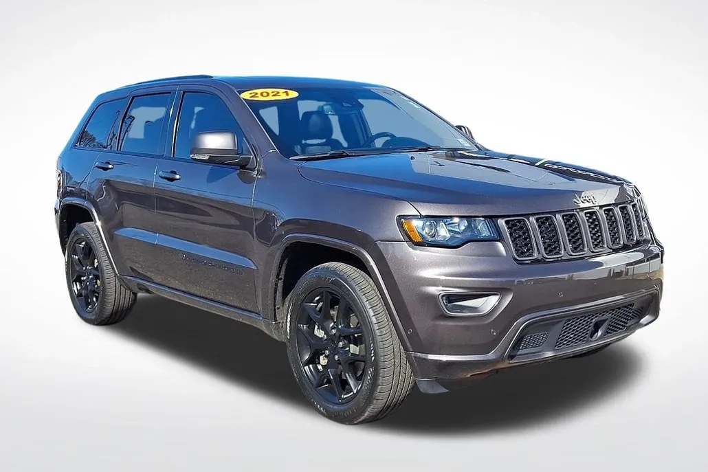 2021 Jeep Grand Cherokee Anniversary Edition photo 1
