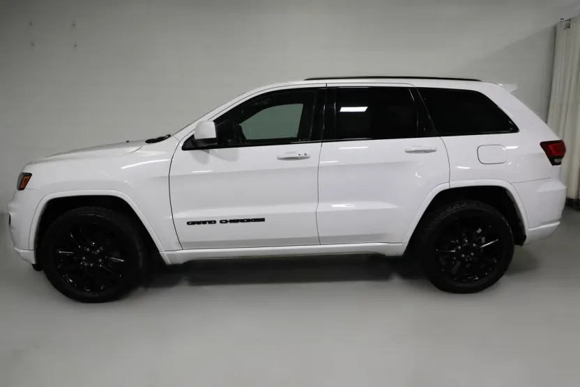 2020 Jeep Grand Cherokee Altitude photo 1