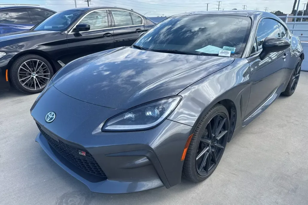 2023 Toyota GR86 Premium photo 1