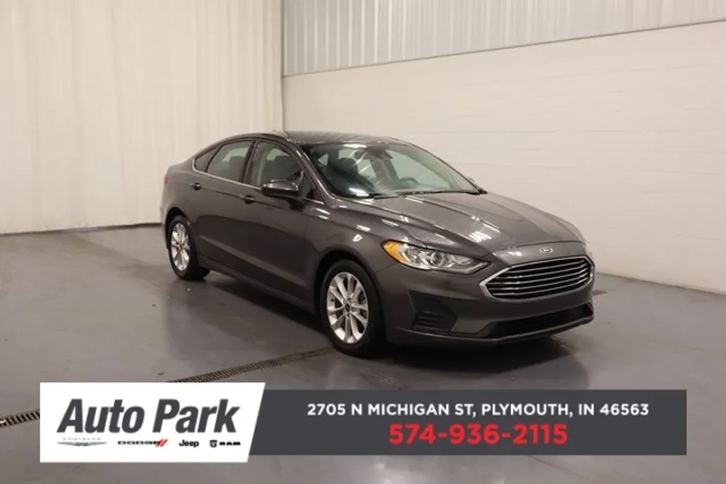 2020 Ford Fusion SE photo 1