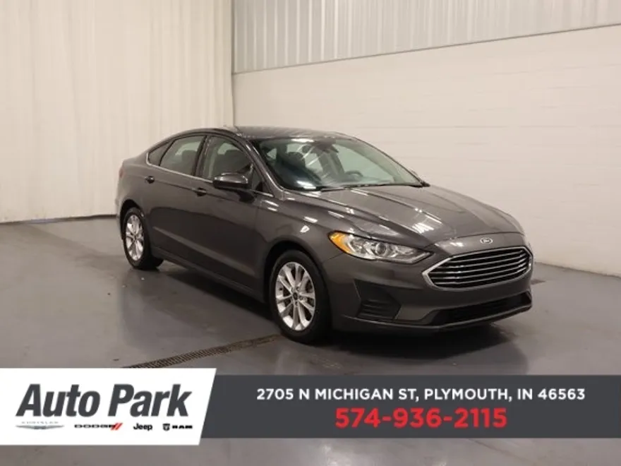 2020 Ford Fusion SE photo 1