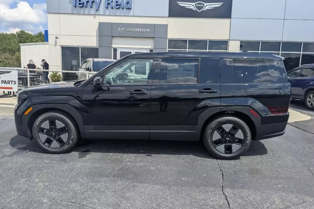 2026 Hyundai Santa Fe SE photo 1