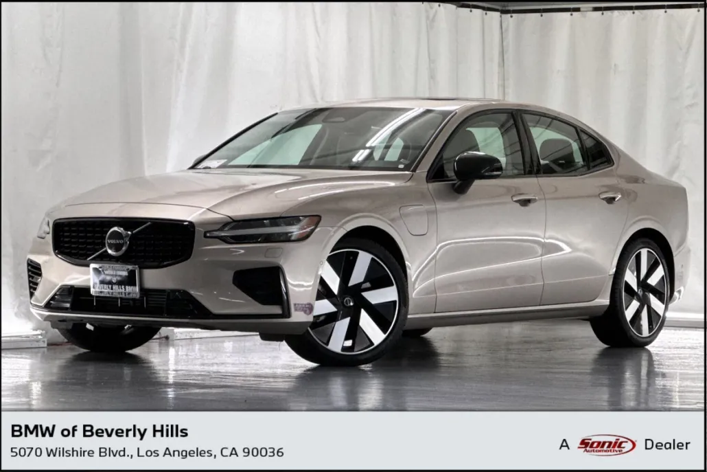 2024 Volvo S60 T8 Ultimate photo 1