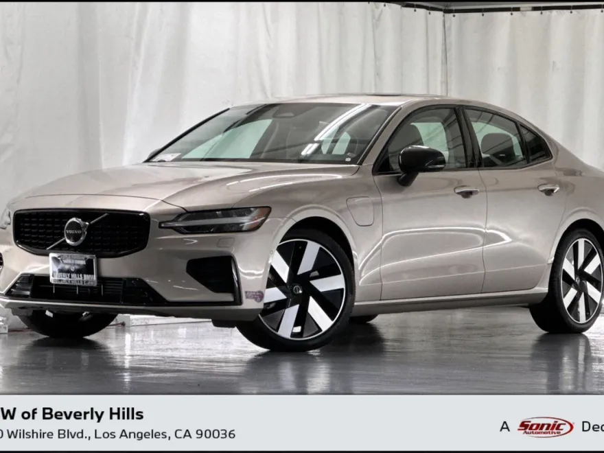 2024 Volvo S60 T8 Ultimate photo 1
