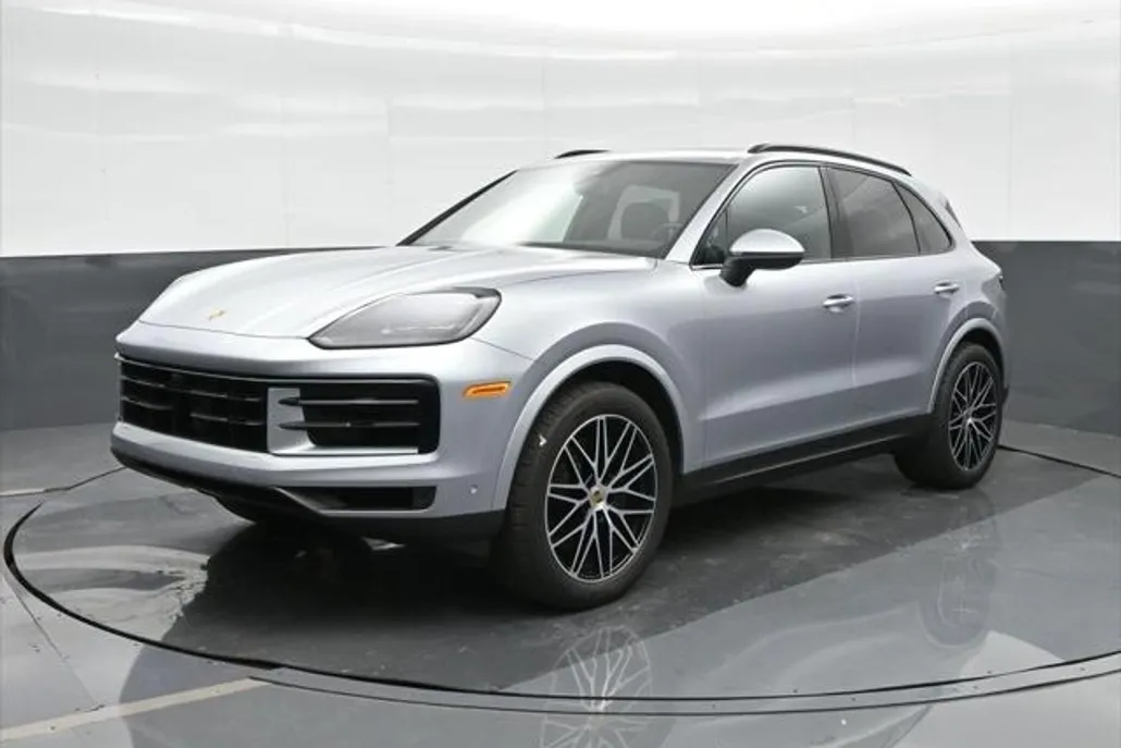 2024 Porsche Cayenne photo 1