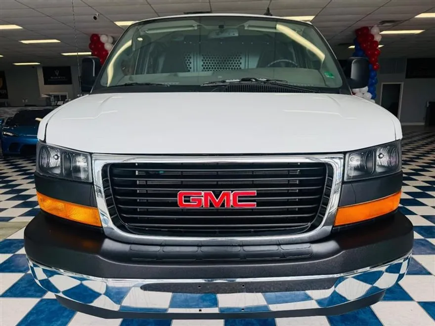 2024 Gmc Savana 2500 Cargo photo 1