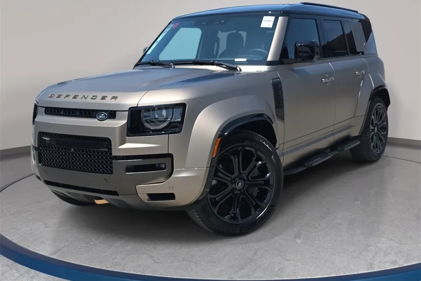 2025 Land Rover Defender 110 V8 photo 1