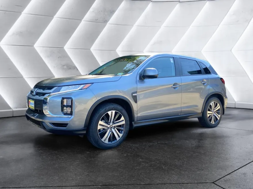 2025 Mitsubishi Outlander Sport ES photo 1