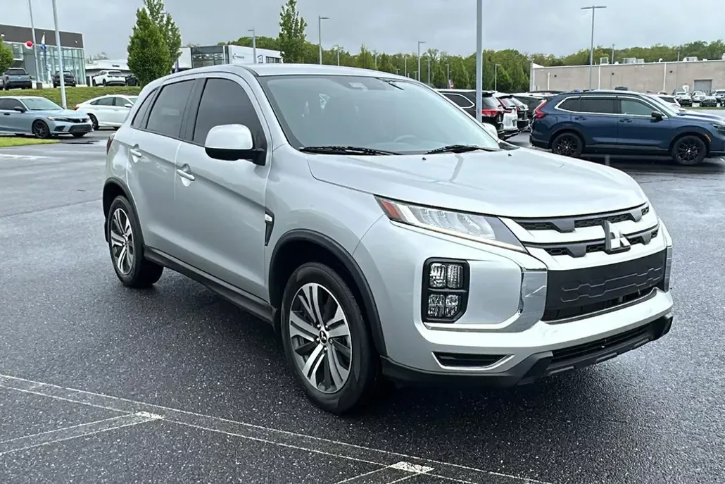 2024 Mitsubishi Outlander Sport ES photo 1